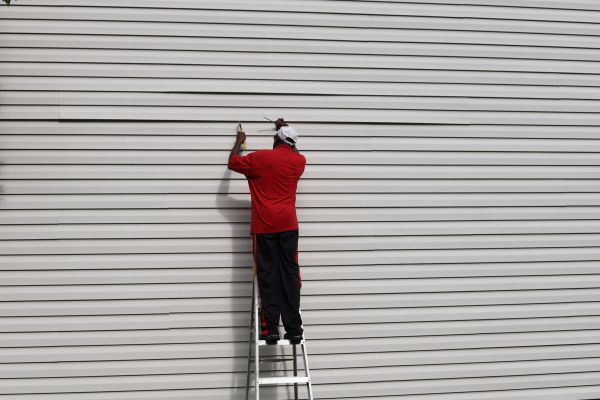 Loose Siding Repair in Nashua