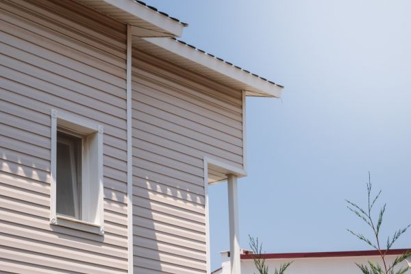 Cost of Vinyl Siding Hole Repair in Nashua